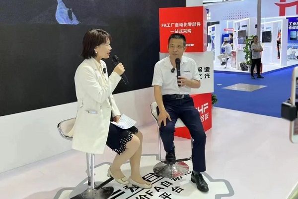 現場直（zhí）播，暢談發展
